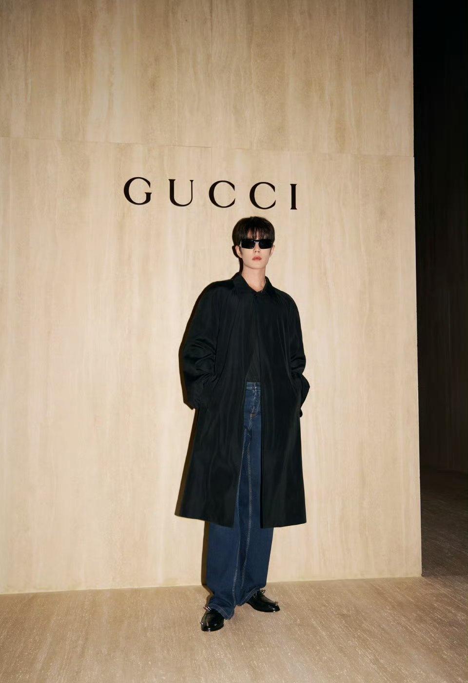 肖战[超话] 

Hi@肖战 ，又在米兰见面了！肖战米兰时装周
（图片:@肖战 