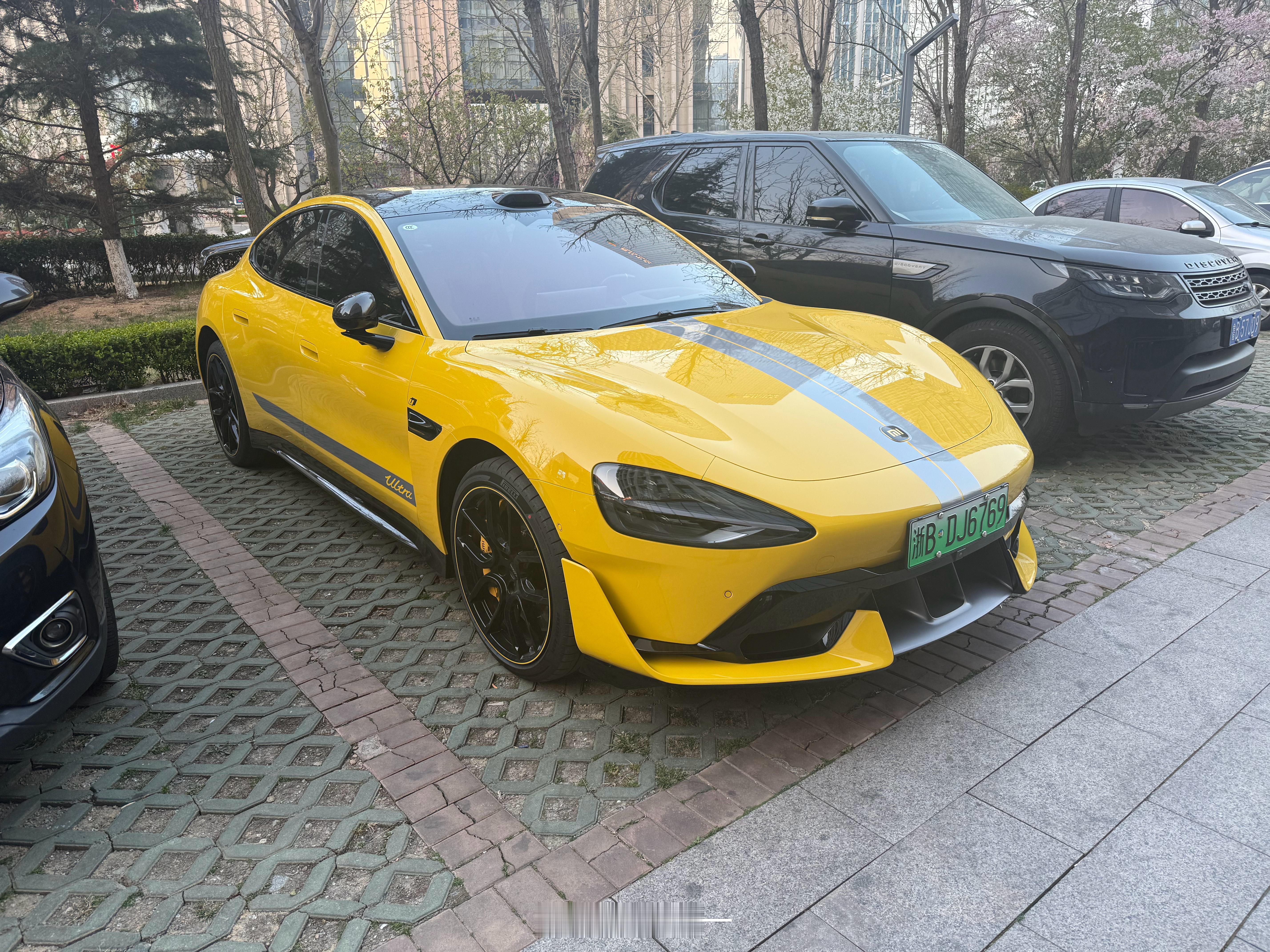 预算60万，大家选小米SU7 Ultra还是问界M9[doge] ​​​