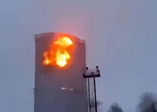 “双目失明”！今晨伊朗发布重大战果

伊朗今天早上宣布，他们打掉了美以7套雷达。