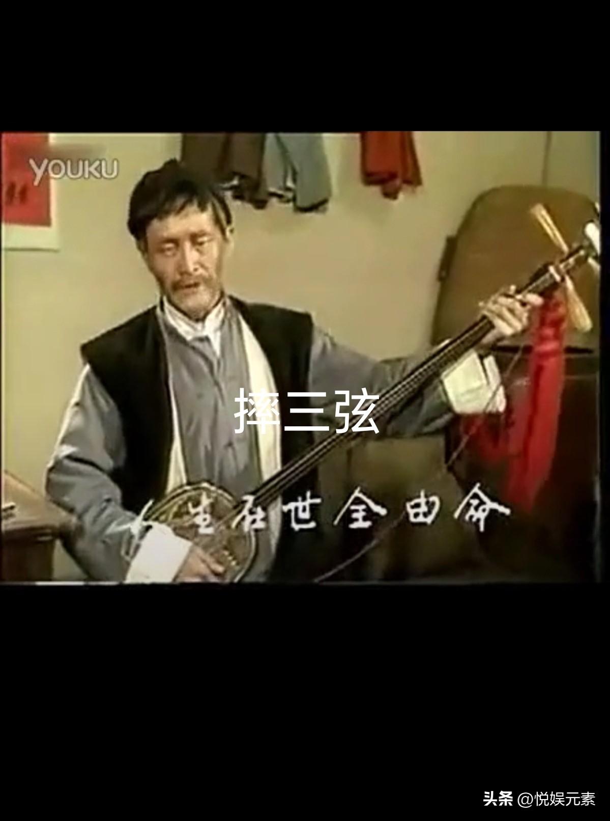 43年前，连吃饭都成问题的赵本山老师，
怎么也没想到，自己马上就要因为自弹自唱的