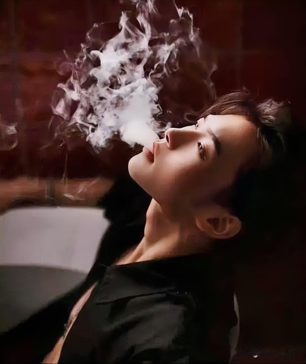 估计有不沾吃喝嫖赌的男人。这类人大概是：老实得半天憋不出一句话的男人；有心没胆的