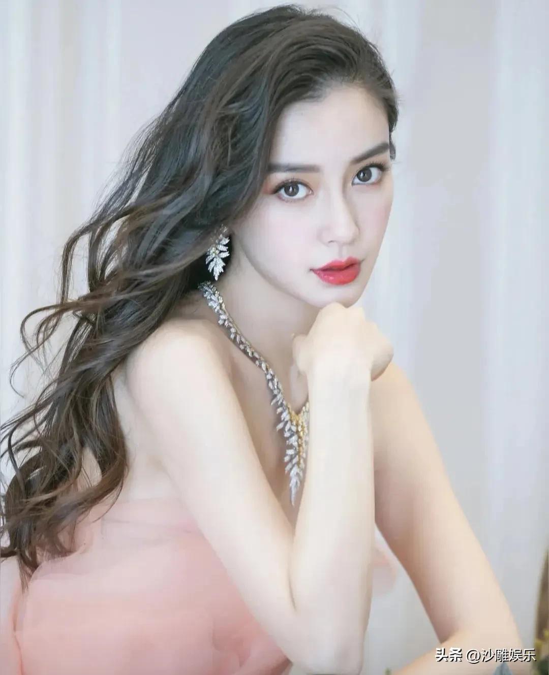 Angelababy，冲上热搜！

3月7日，baby杨颖突然冲上热搜，原因竟是