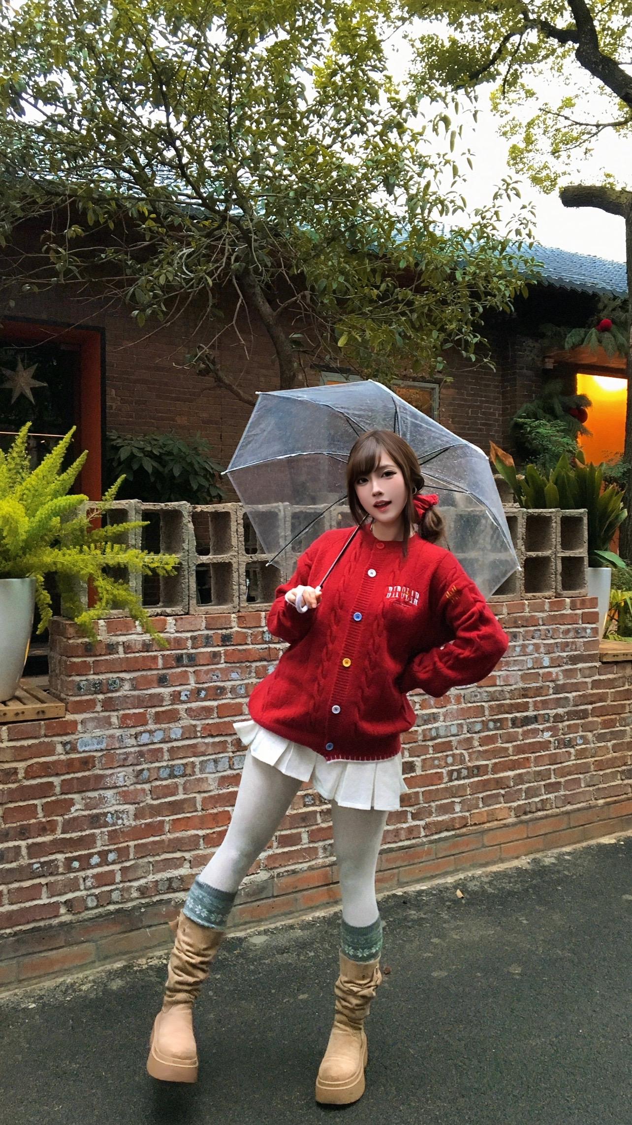 今天即是圣诞节又是星期四 这种又能请我吃KFC又能送我圣诞礼物得好日子...