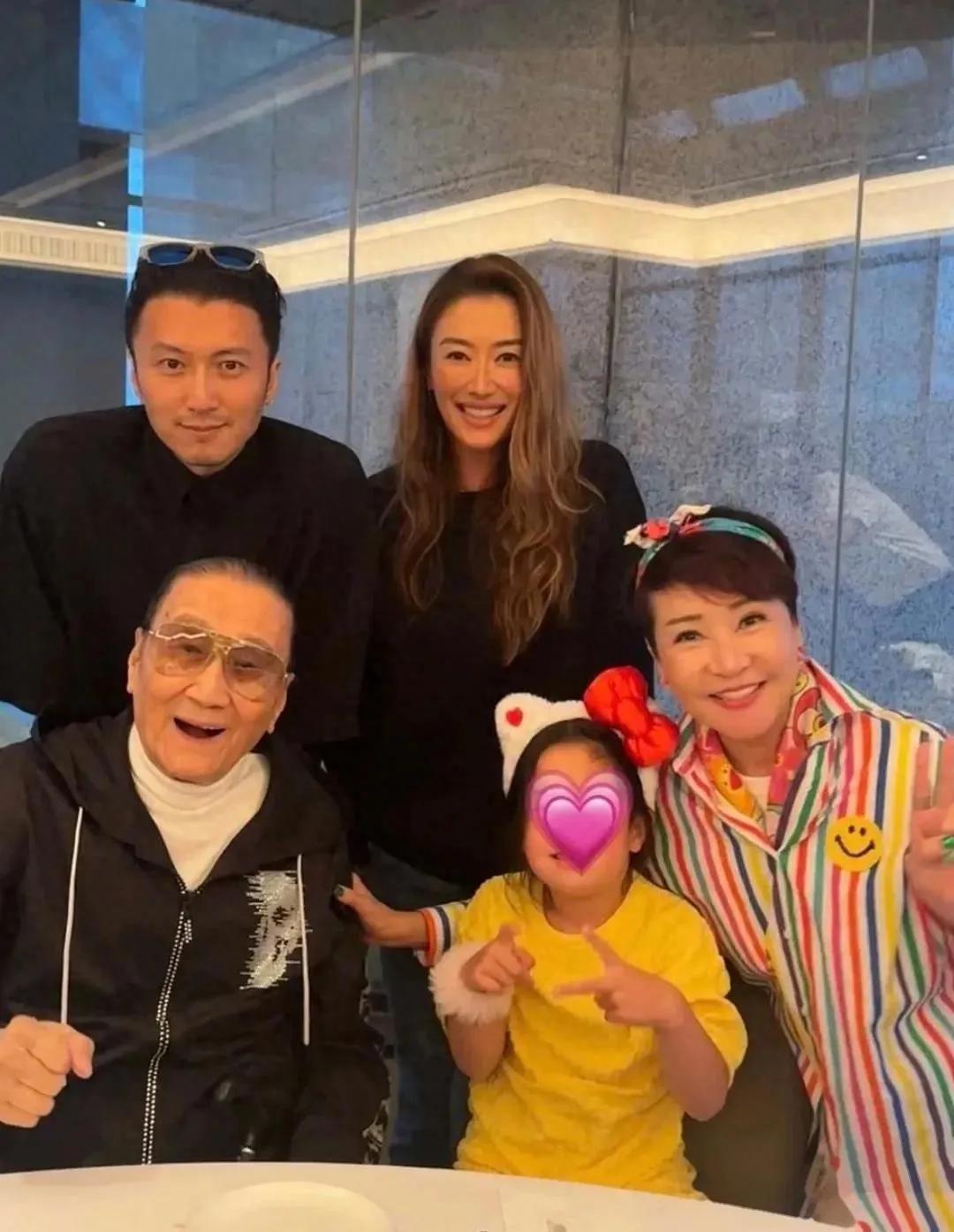 89岁的谢贤去世，他最大的遗憾，不是没把曾经的女友coco娶进门，而是他走的时候