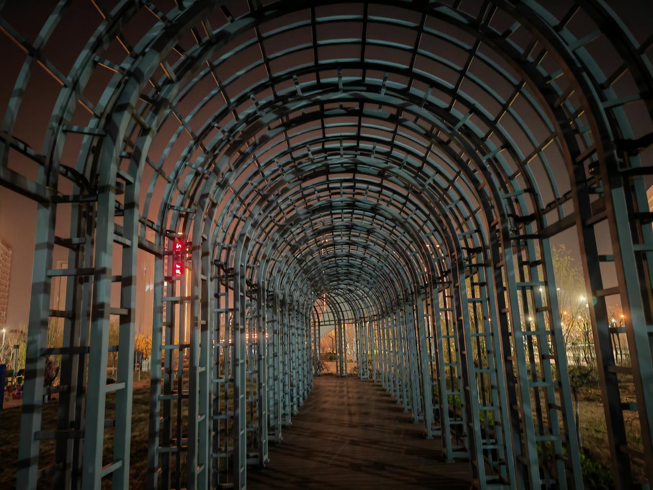 每到一处地方，首先感受到当地的文化，感受到当地的人文，听到当地的方言，品着当地的