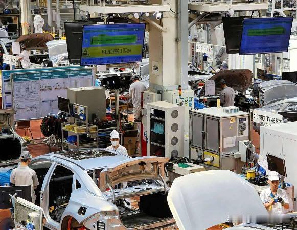 外媒集体改口！中国经济开年这份成绩单，打了谁的脸？

开年以来，面对复杂的外部环