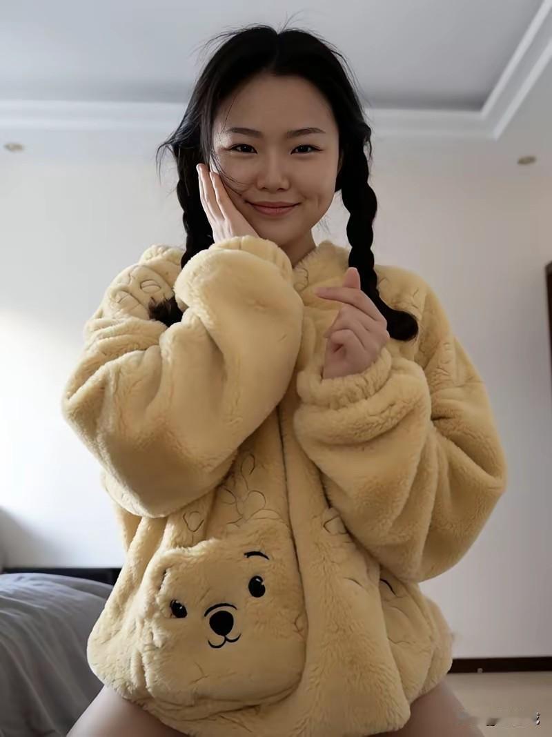 听说湖北恩施这位宝妈的瓜很有味道，她把自己的私密视频误发到了孩子的班级群里，凭一