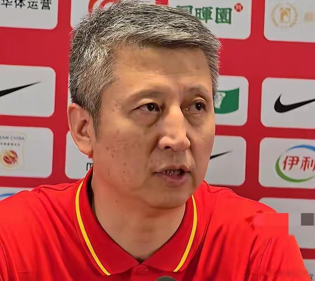 中国男篮输新西兰！没想到赛后郭士强这么说，三大后卫坑惨全队8月17日晚，佛山顺德