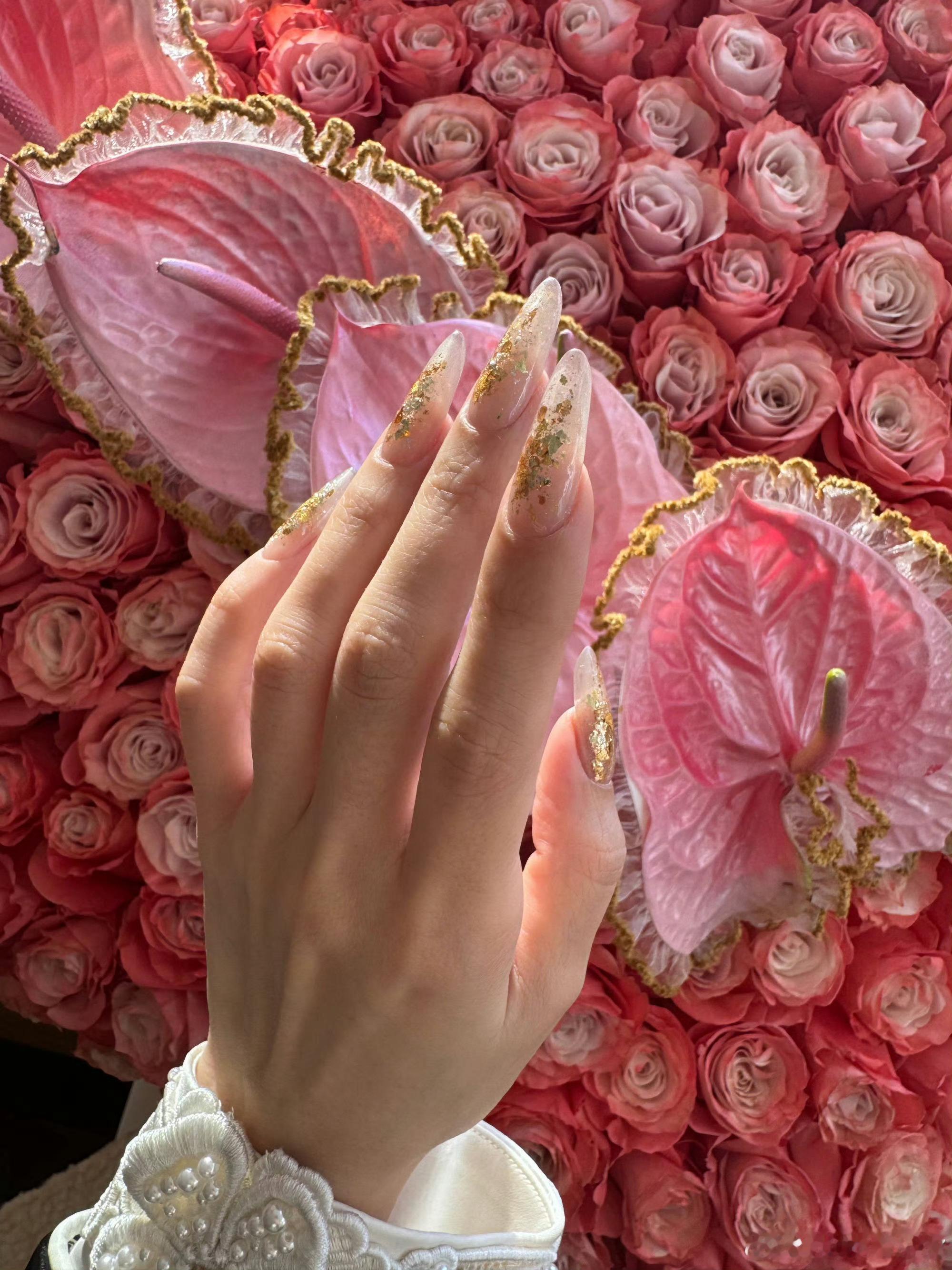 angelababy |angelababy三拾澄明七堇新荔 老婆的美甲真的好看