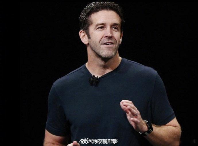 【特努斯曾和乔布斯共事】苹果新任CEO特努斯曾和乔布斯共事苹果公司今日宣布，蒂姆