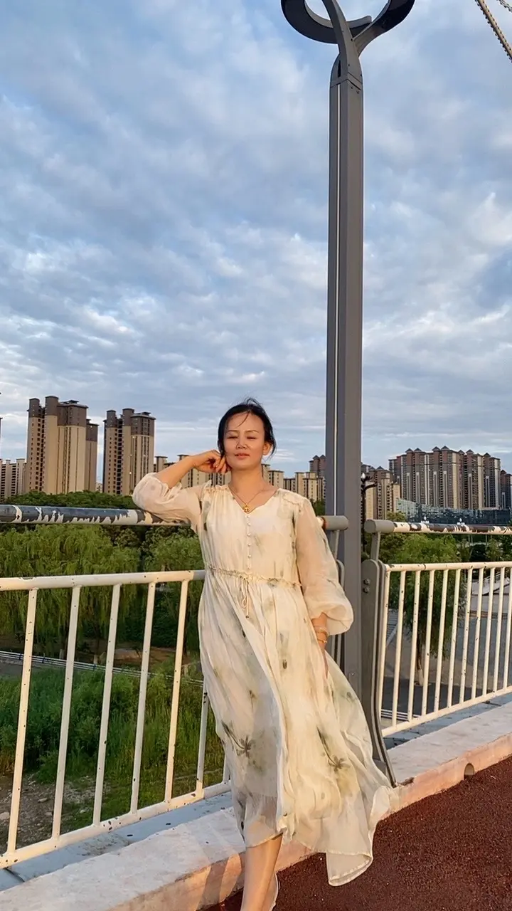 和喜欢的人分手，和不爱的人结婚，最后，和不爱的人两生相厌，和喜欢的人...