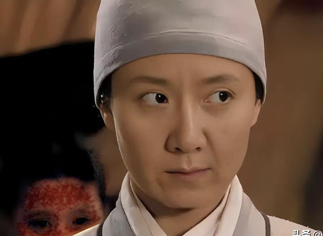 甄嬛传干脆改名叫做丑女传奇得了！

第一丑:静白。全剧最丑。

第二丑:浣碧。脸