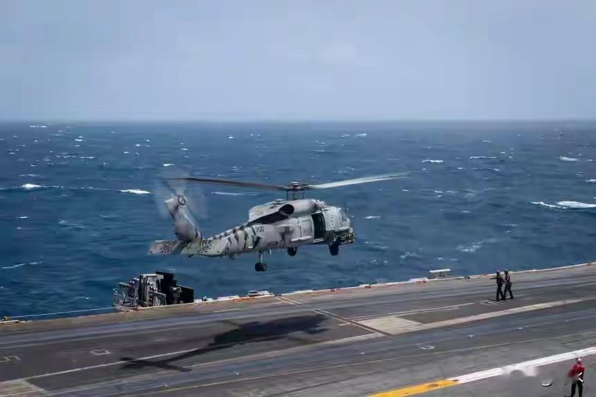 30分钟两家直升机坠机，特朗普不去揣测地说或许是用了劣质燃料，多少有些避重就轻，