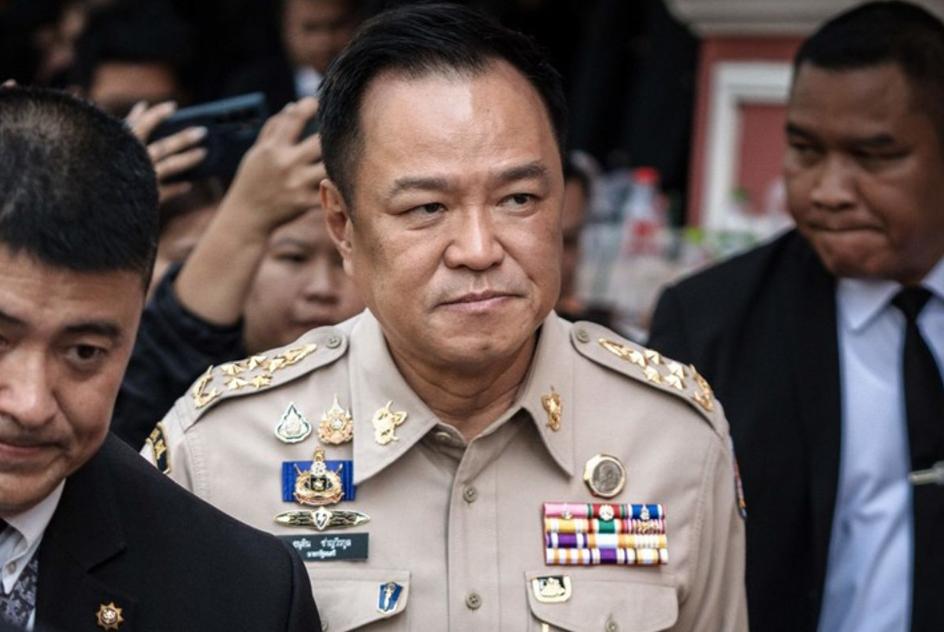 政坛震荡！泰国总理突然解散国会提前大选，边境激战正酣
 
12月11日路透社消息