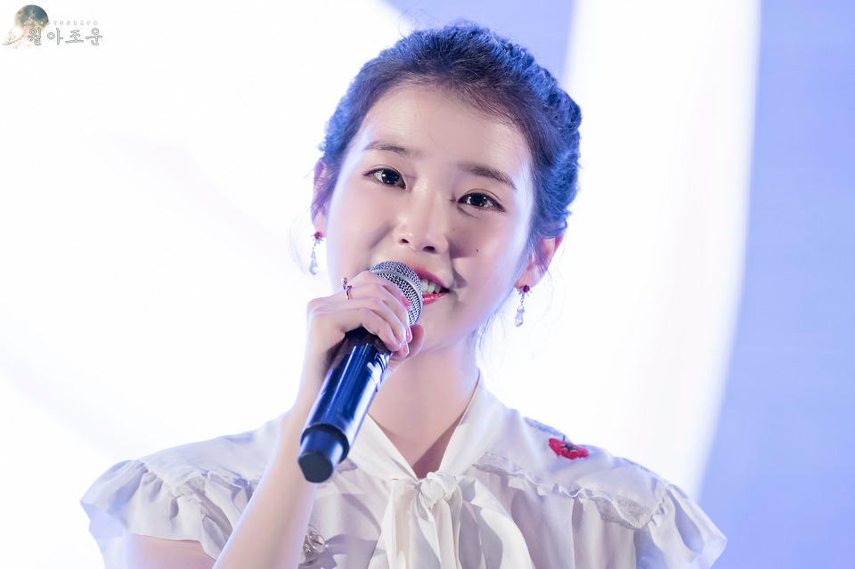 八年前的今天180803 真露海云台公演的知恩iu演唱会iu