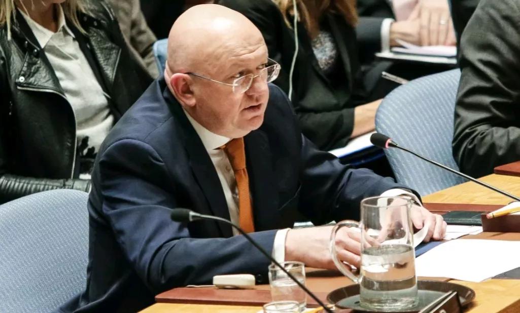 塔斯社报道，当地时间24日，俄罗斯常驻联合国大使涅边贾，在安理会会议上透露，按照