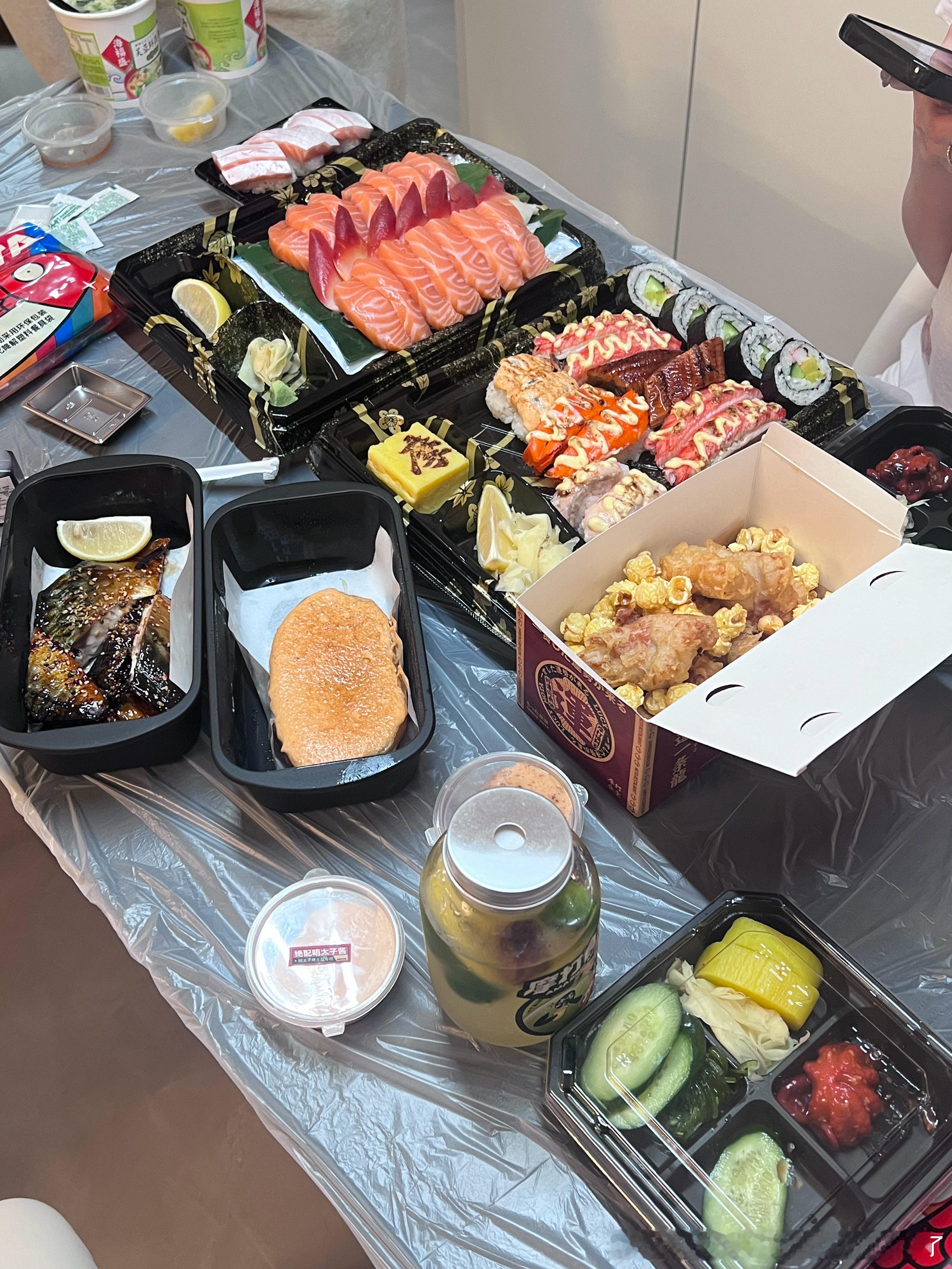 来朋友家housewarming 好开心！！！！ 开心果糊 ​​​