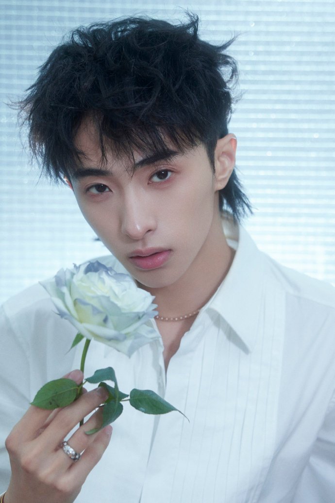 桃花坞上新人了 期待恩利在桃花坞的表现！自然真实、综艺感足，待人友善亲和力强，和