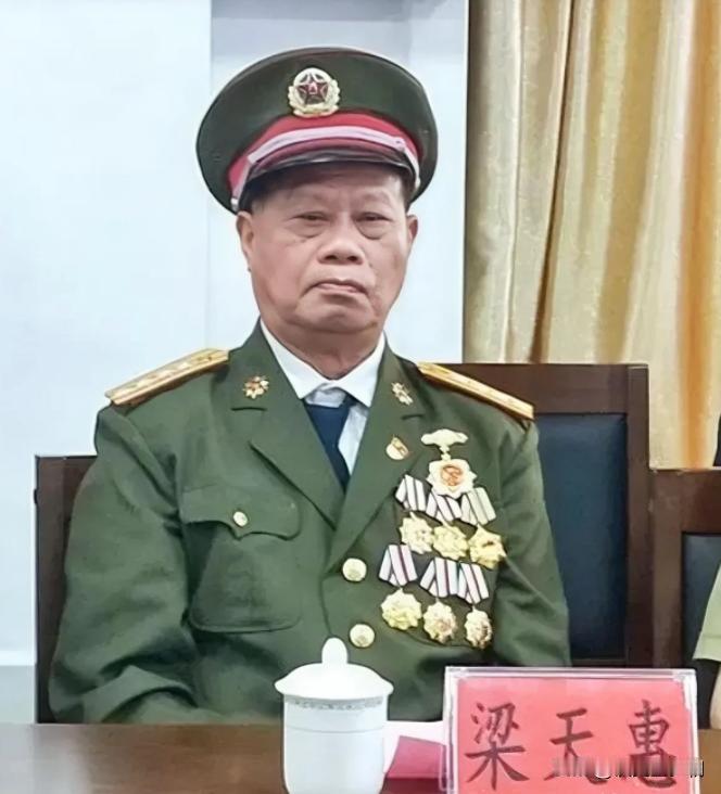 1981年，越南军队在法卡山进行5次反扑，中越双方出现罕见的白刃战！我军数十名勇