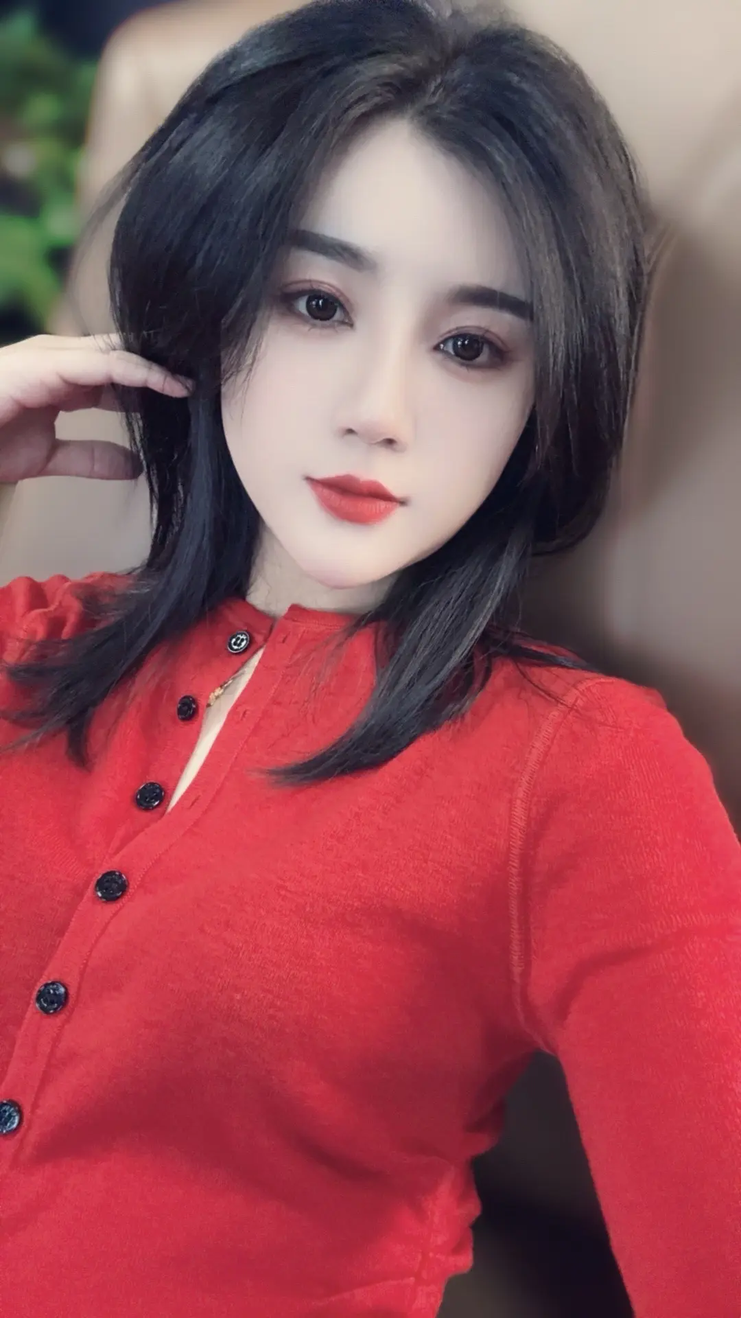 有人捏着你的错贬低你，有人知晓你的一切继续爱你