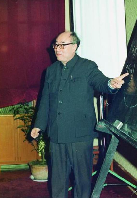 于敏的超级大脑有多厉害呢？曾经和他一起工作过的杜祥琬院士在一次采访时说：“有一次