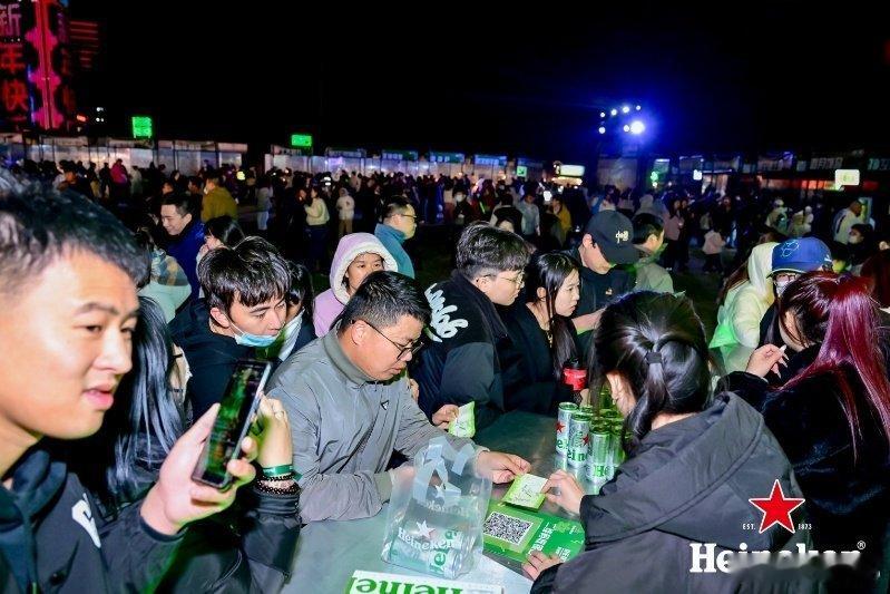 泉州派对氛围感超标，跨年嗨到全程无尿点！今天晚上喜力要在泉州，给全城的人放烟火啦