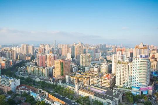 守绿色初心，走特色之路——惠州发展当行稳致远

当下不少城市的发展，陷入了唯速度