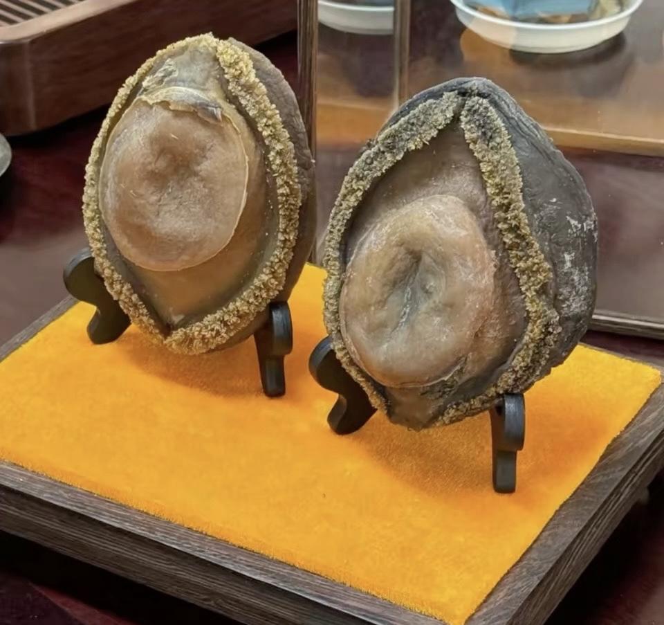 收藏了二块鲍鱼石头，感觉特别有意义。石头价值 
河南曾出现过“鲍鱼珠”，最贵能卖