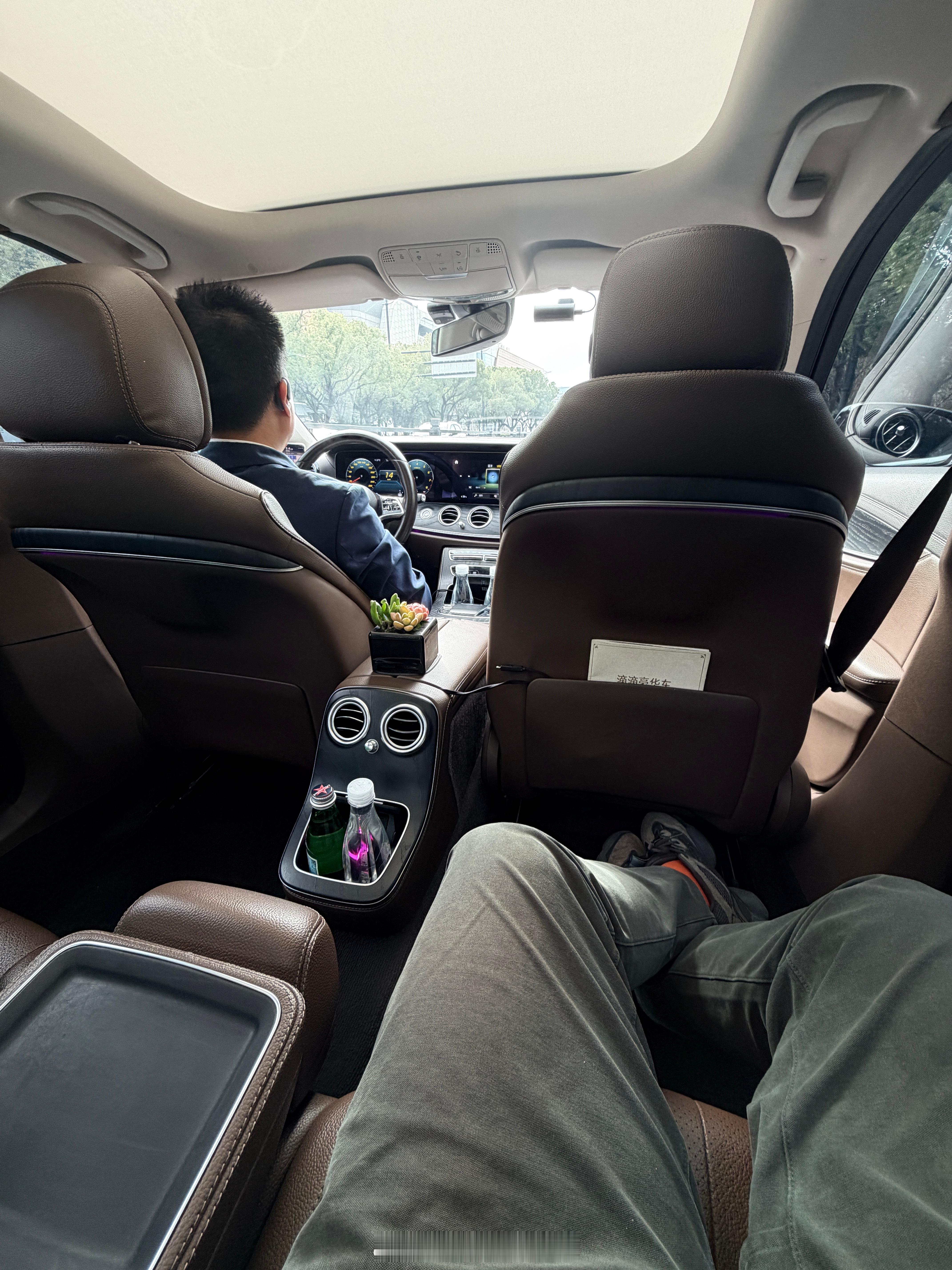 奔驰140年今天居然打到一台奔驰 上海