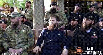 【我们将做真正的男人，小卡德罗夫召集将领开会时这样说】车臣领导人小卡德罗夫召集将