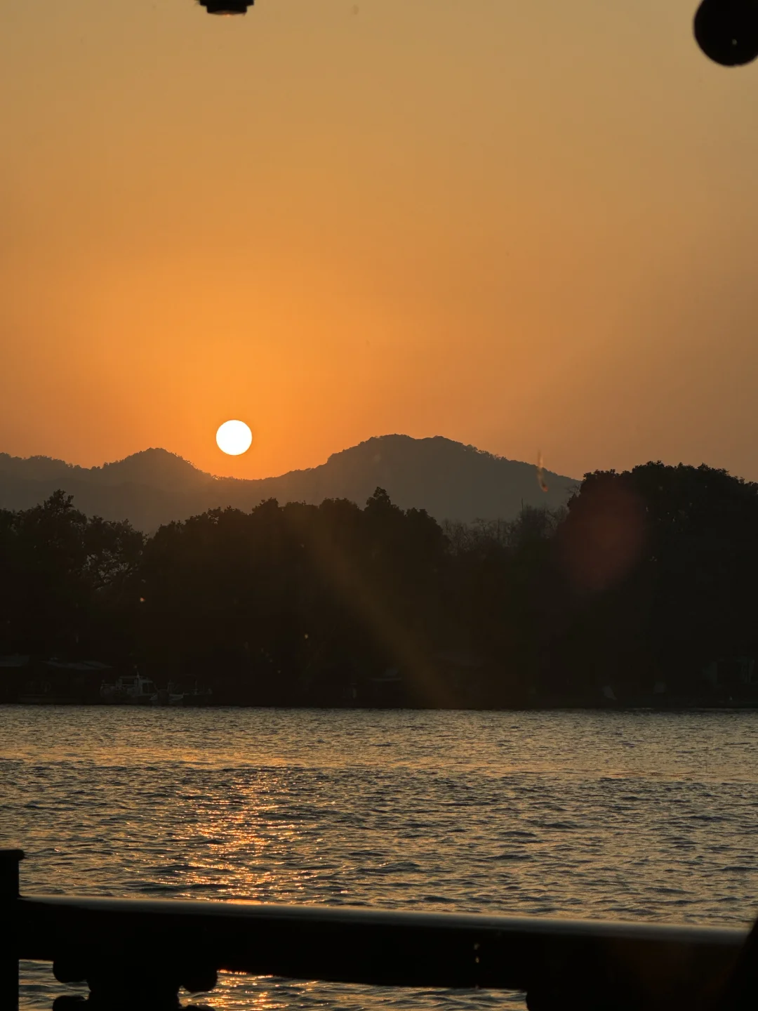 西湖日落｜肉眼可见的浪漫暴击💥