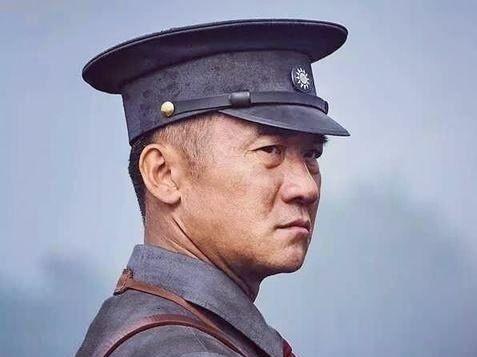 井冈特使秘密潜入王锴团部，粟裕枪口紧贴后背，陈毅当场追问：你究竟是怎么做的？
1