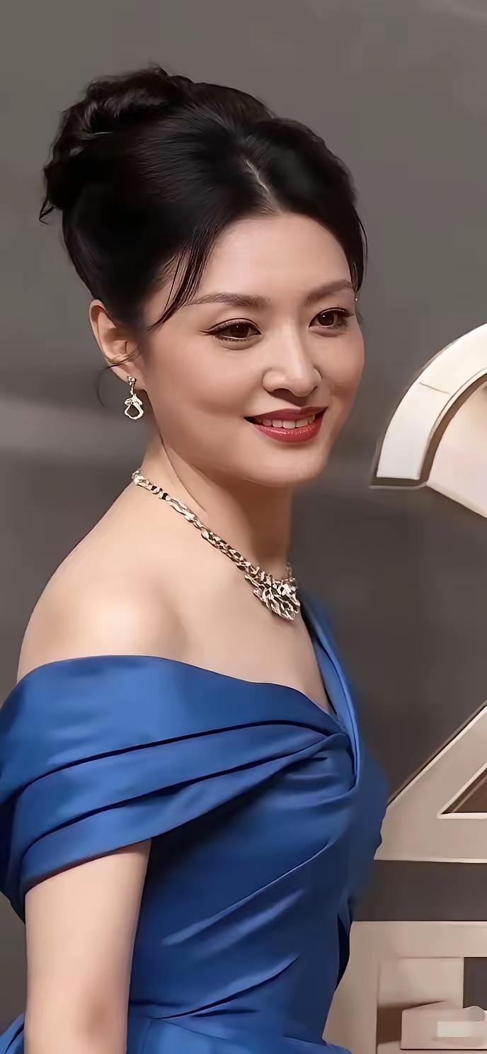 58岁的周涛还是这么有气质