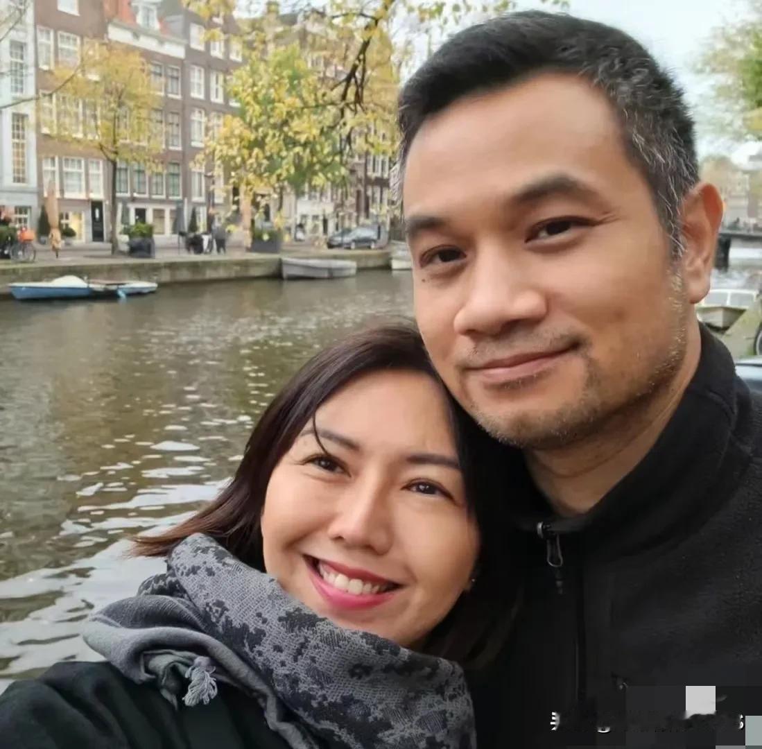 我的女神被他娶走了，真可惜。不过我还是超级喜欢孙燕姿，她是个没有绯闻、有内涵的女