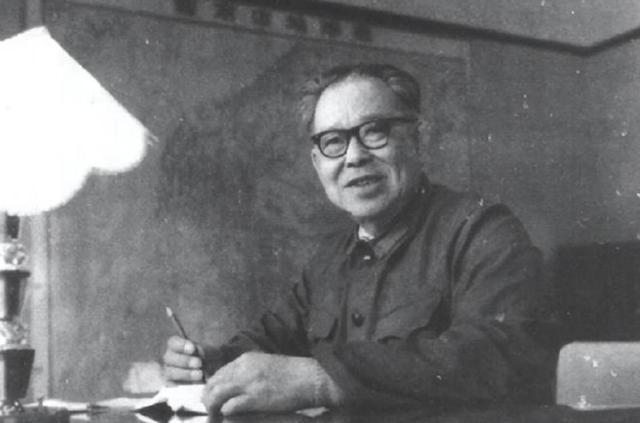 1972年秋，原北京军区政委廖汉生中将返京，等待分配工作。这时，廖家门可罗雀，没