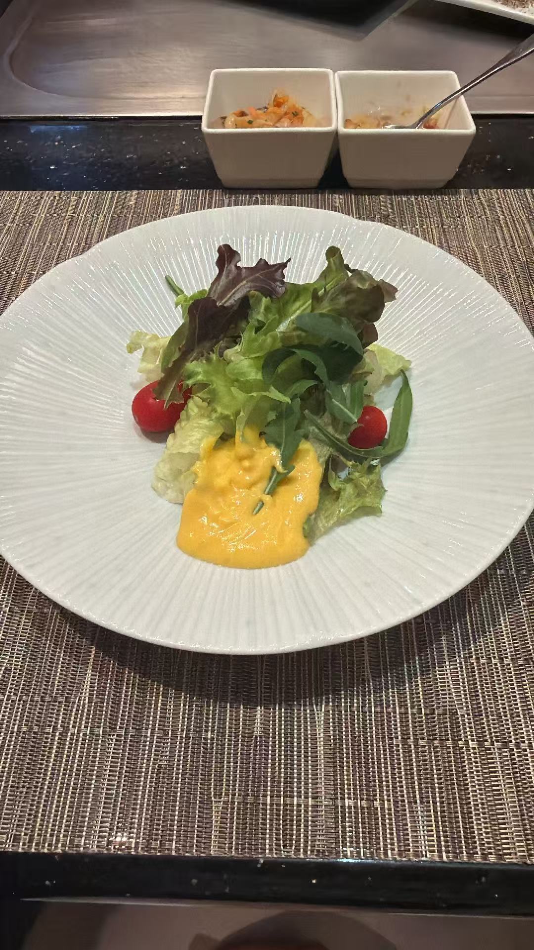成毅 成毅哥哥，今天来和你分享我此刻的小美好啦，有好吃的美食，三五好友围坐在一起