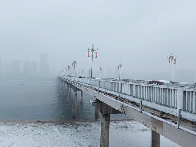 【南方气温触底大反弹】
零下一度的株洲，真的很难受。
媒体报道，今天起长江以南大