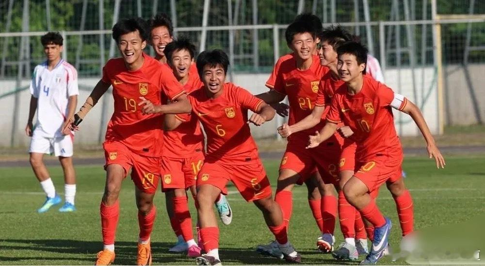 北京时间5月1日17:00，意大利国家之杯7-8名排位赛，中国男足U15对阵罗马