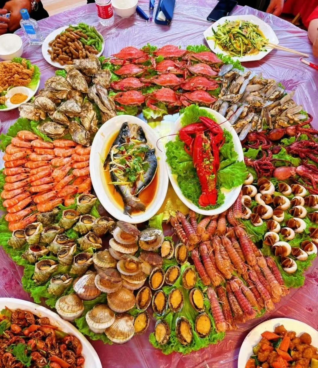 事件折射婚宴行业“高溢价低品质”的博弈困局。剥离虚荣消费，回归口味体验与宾客满意