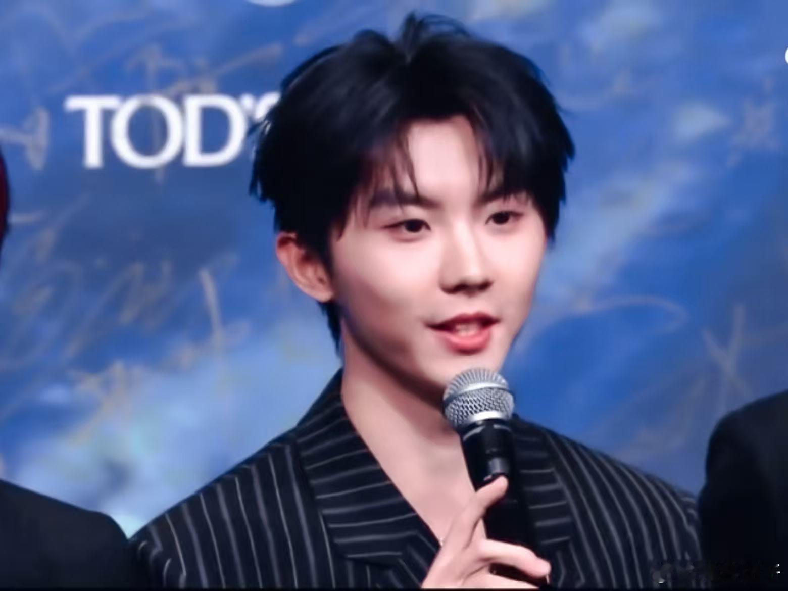 马嘉祺 对不起李飞 马嘉祺怎么能又酷又萌，切换起来毫无违和感，真的太圈粉 