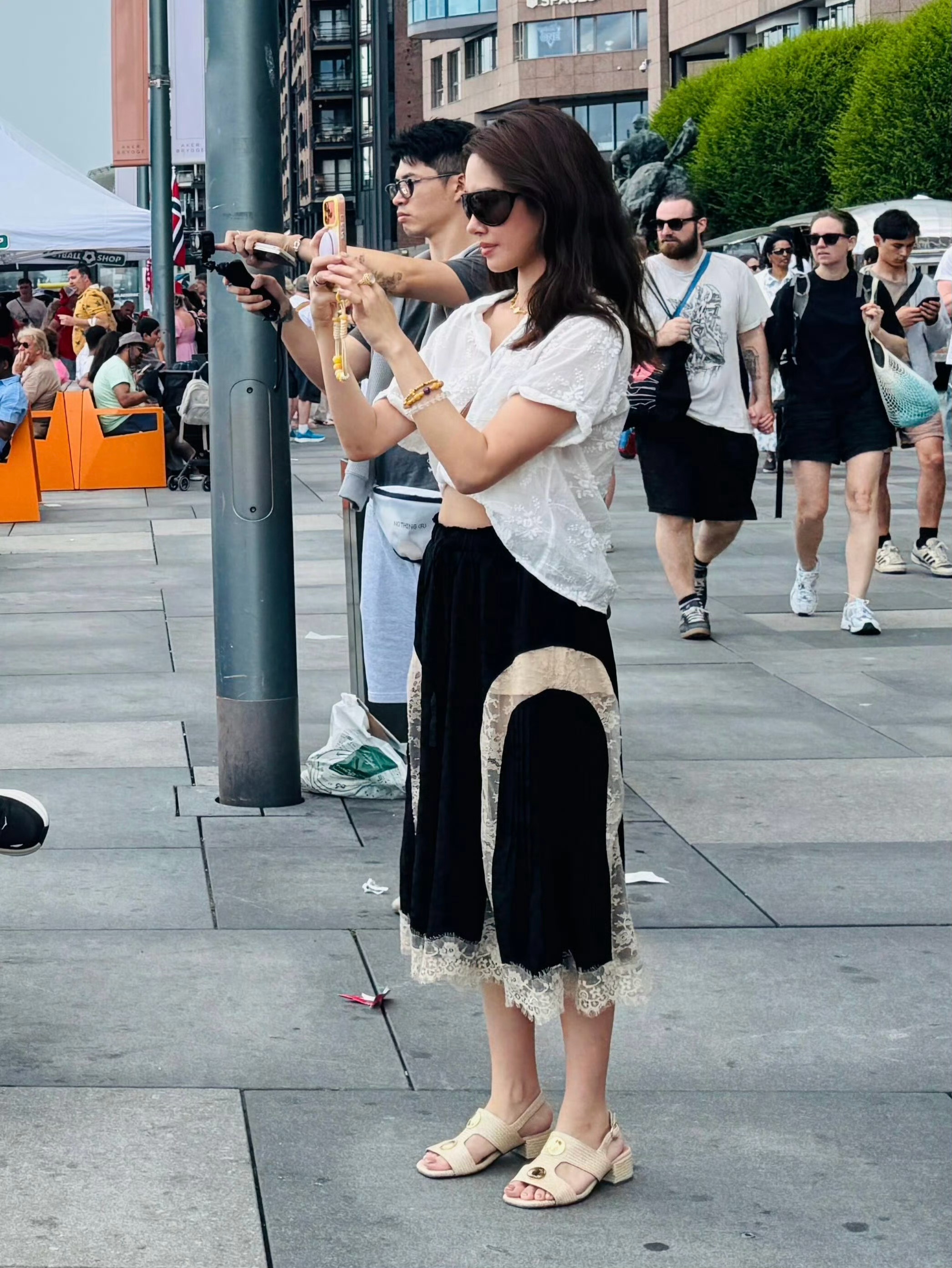 【人像摄影】演员杨采钰。杨采钰和老公挪威度假挪威偶遇杨采钰夫妇曝杨采钰疑似怀二胎