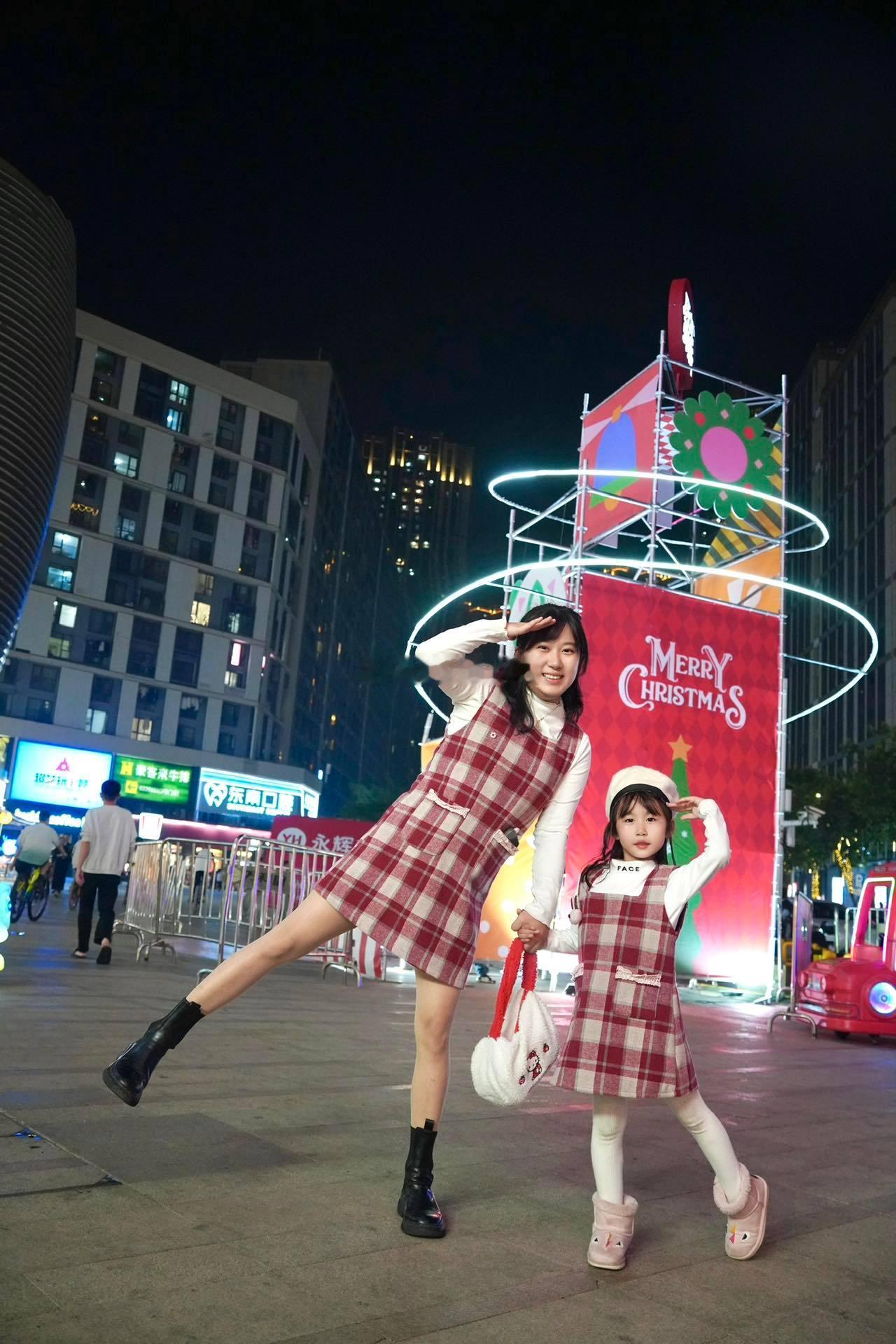 厦门双旦遛娃指南！圣诞树亮灯巨出片！🎄厦门宝妈们集合！杏林万科里的圣诞树也太好