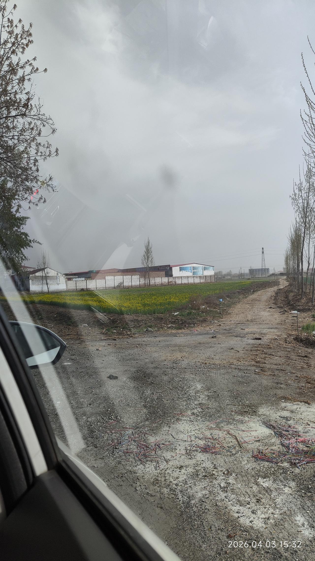 43岁宝妈，学会打车了。

女儿在镇上读初中，住宿，每周五来接她。

平时都坐公