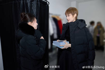 【#陈芋汐追星成功#】#陈芋汐追星李宇春# 5日，陈芋汐 ：是谁今天那么幸运！！