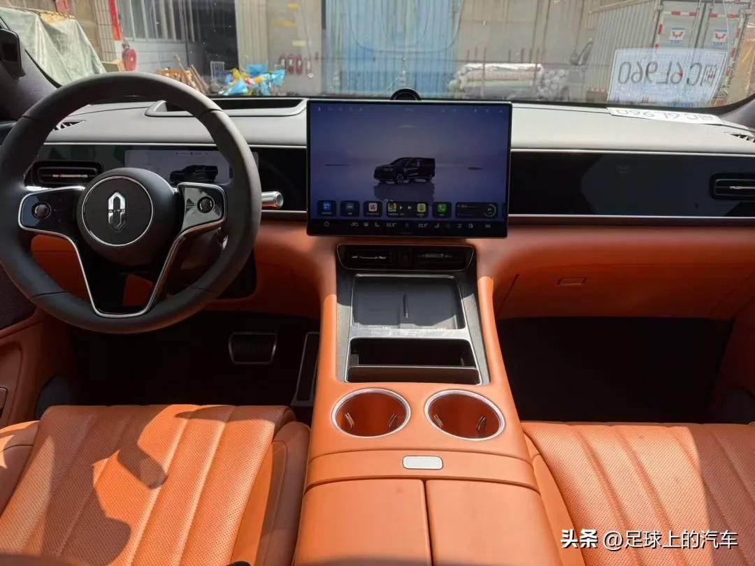 懂车的都选问界M7？真实车主实测：这几点太戳家庭用户了
 
1、5.08米车长+