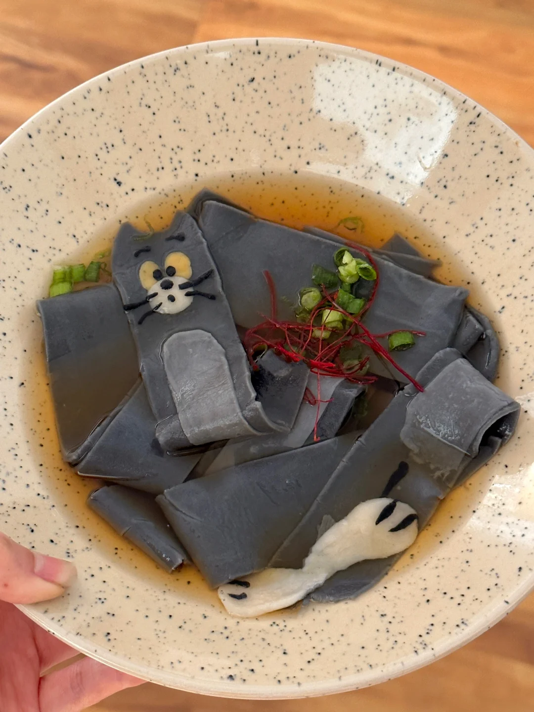 被压扁的汤姆猫长长长长寿酸汤面