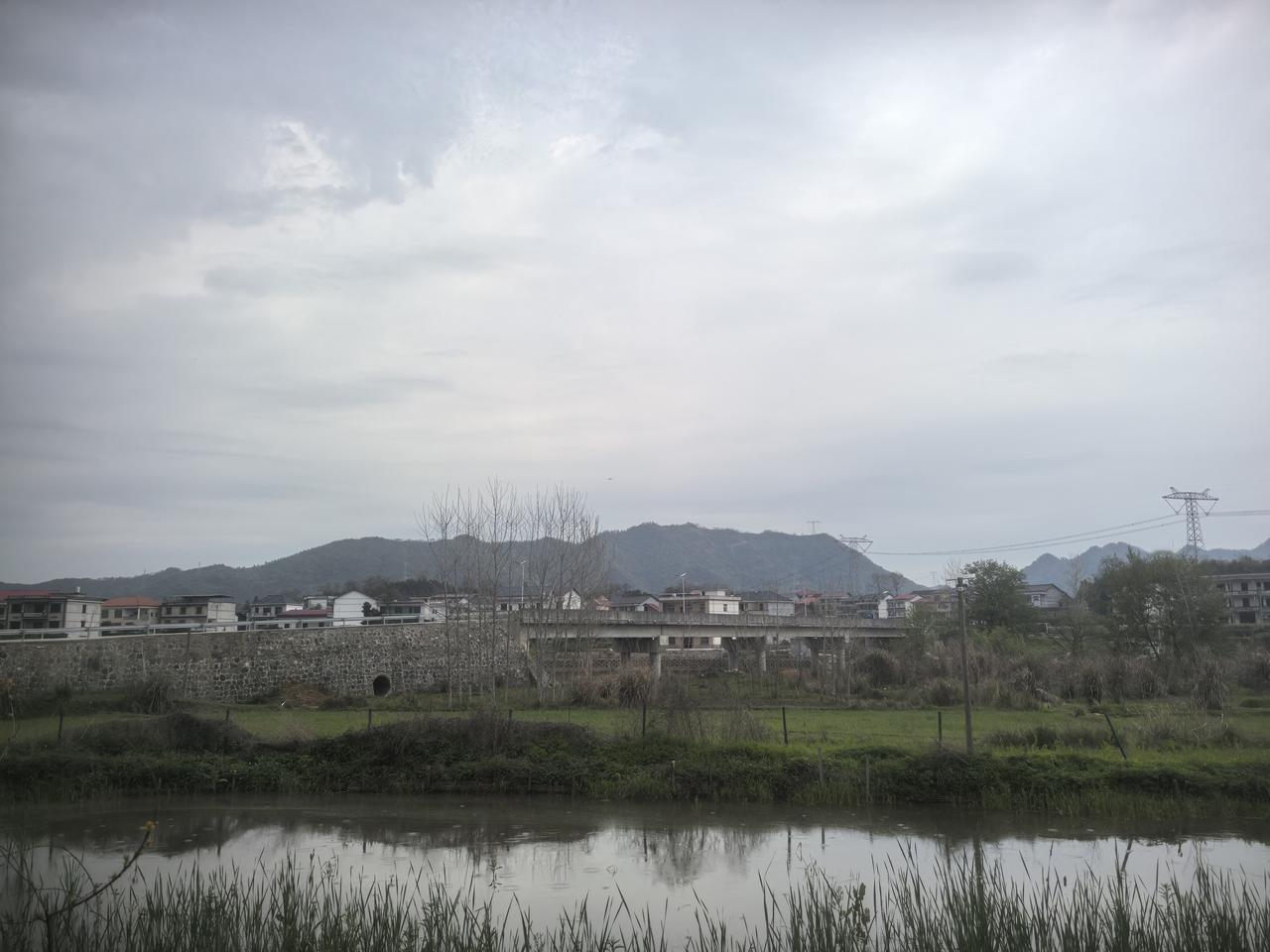 家乡巨变！
新“田心桥”的建成通车，彻底改变了家乡湄江河两岸三地的人们出行方便，