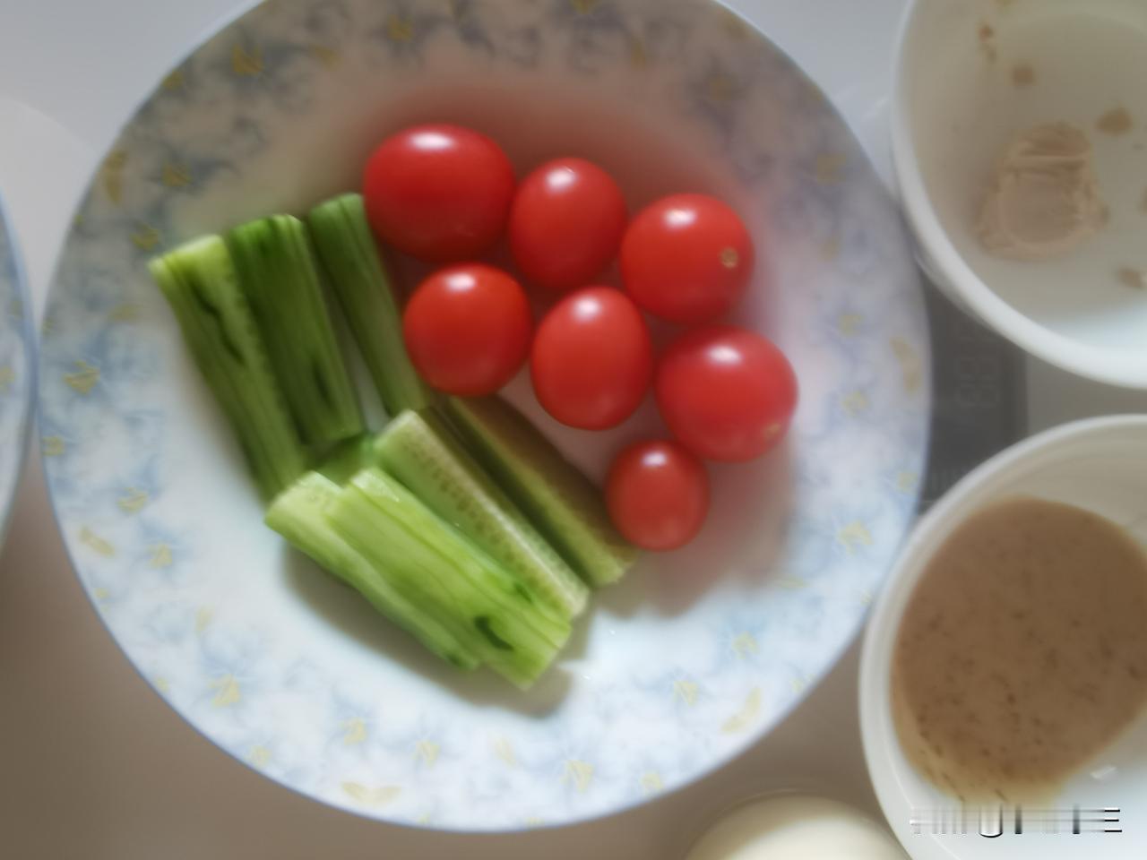 一辈子能照顾好一个与你相依相伴，不离不弃，同甘共苦的女人，那是莫大的欣慰。
老公