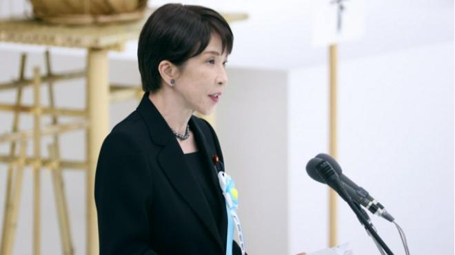如此拜鬼招魂居心叵测！日本战败投降日，高市早苗这三个动作说明什么？只有迫使高市早