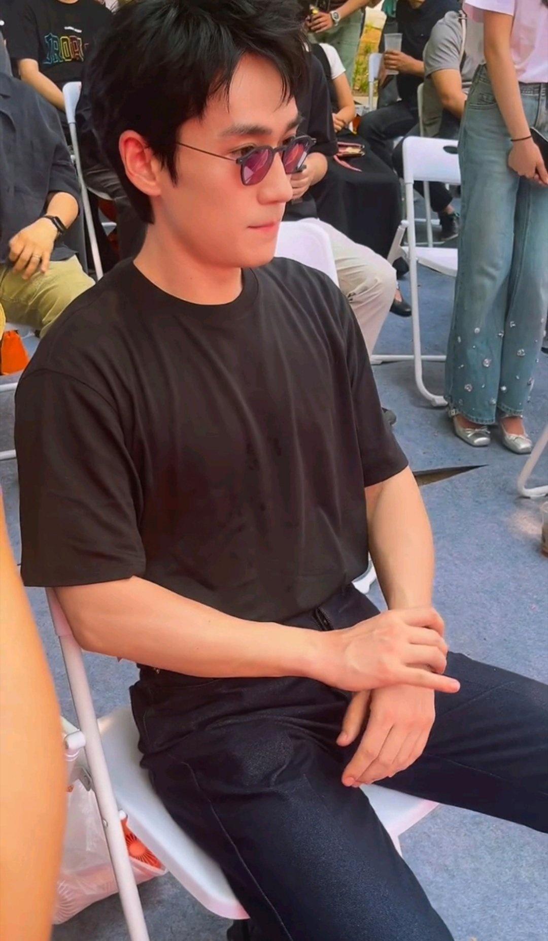 好热🥵朱一龙 ​​​